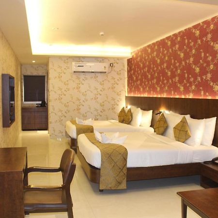 Hotel Madhuban Silvassa Ngoại thất bức ảnh