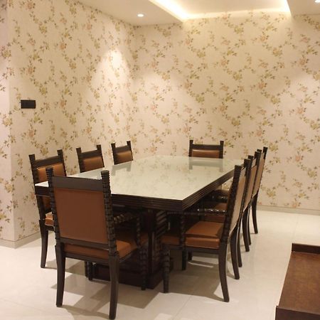 Hotel Madhuban Silvassa Ngoại thất bức ảnh