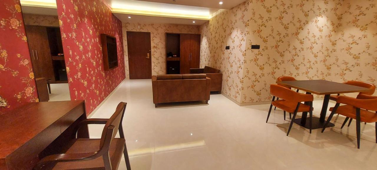 Hotel Madhuban Silvassa Ngoại thất bức ảnh