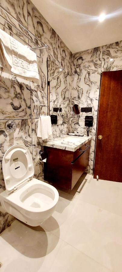 Hotel Madhuban Silvassa Ngoại thất bức ảnh
