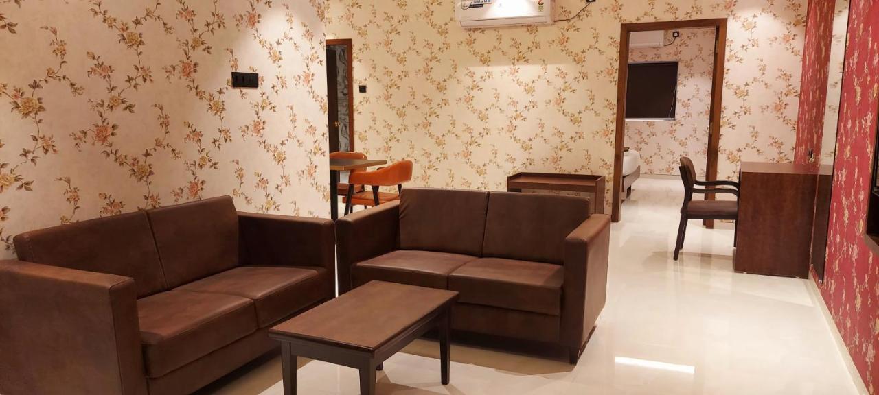 Hotel Madhuban Silvassa Ngoại thất bức ảnh