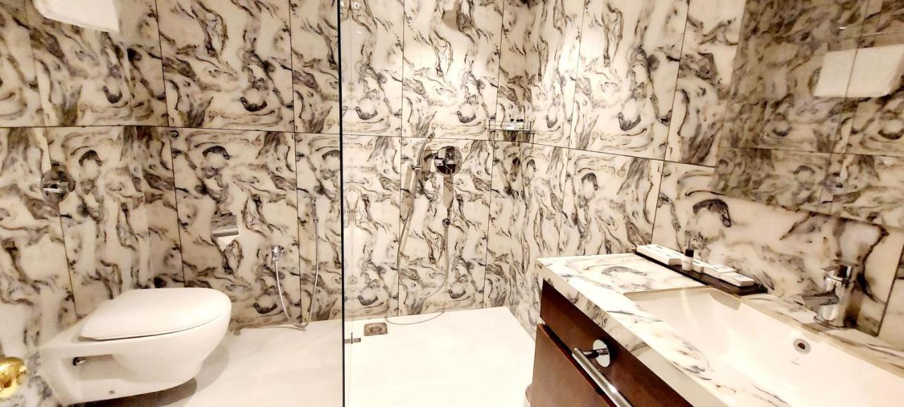 Hotel Madhuban Silvassa Ngoại thất bức ảnh