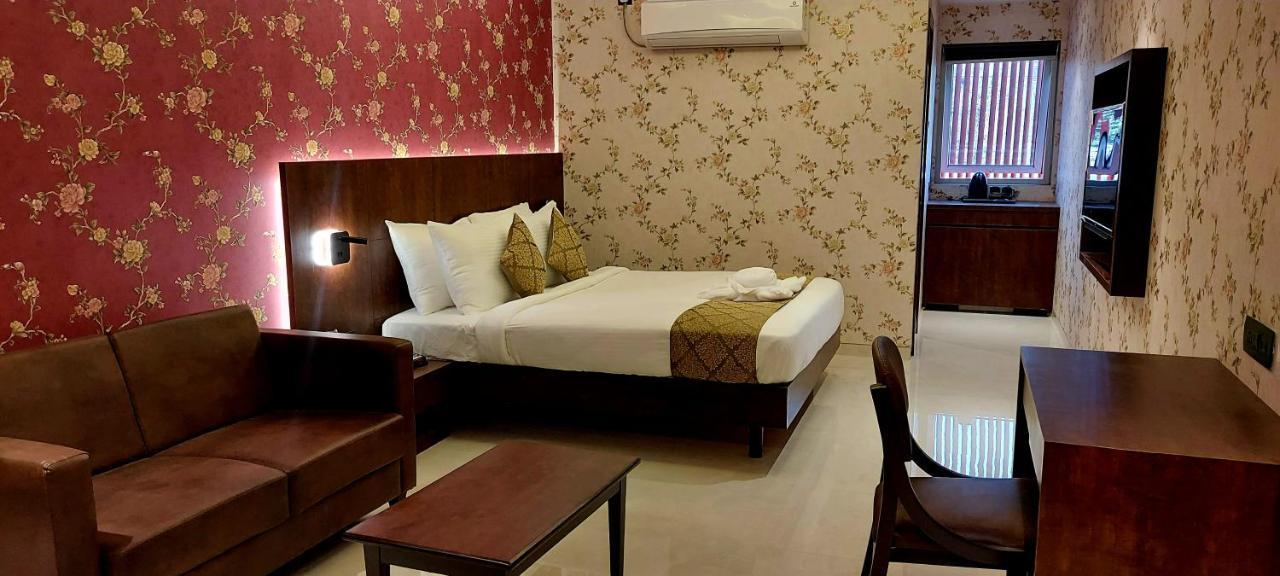 Hotel Madhuban Silvassa Ngoại thất bức ảnh
