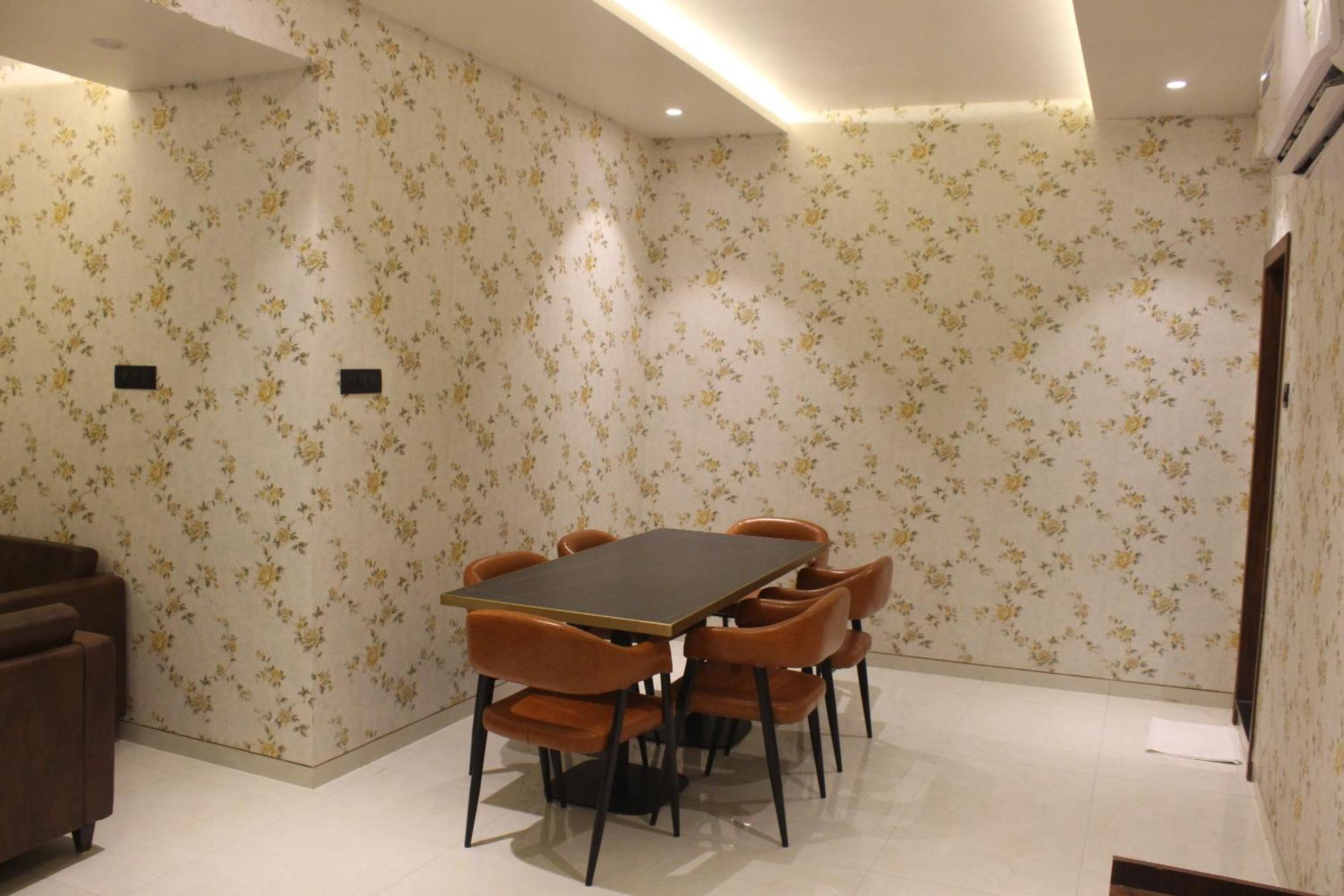 Hotel Madhuban Silvassa Ngoại thất bức ảnh