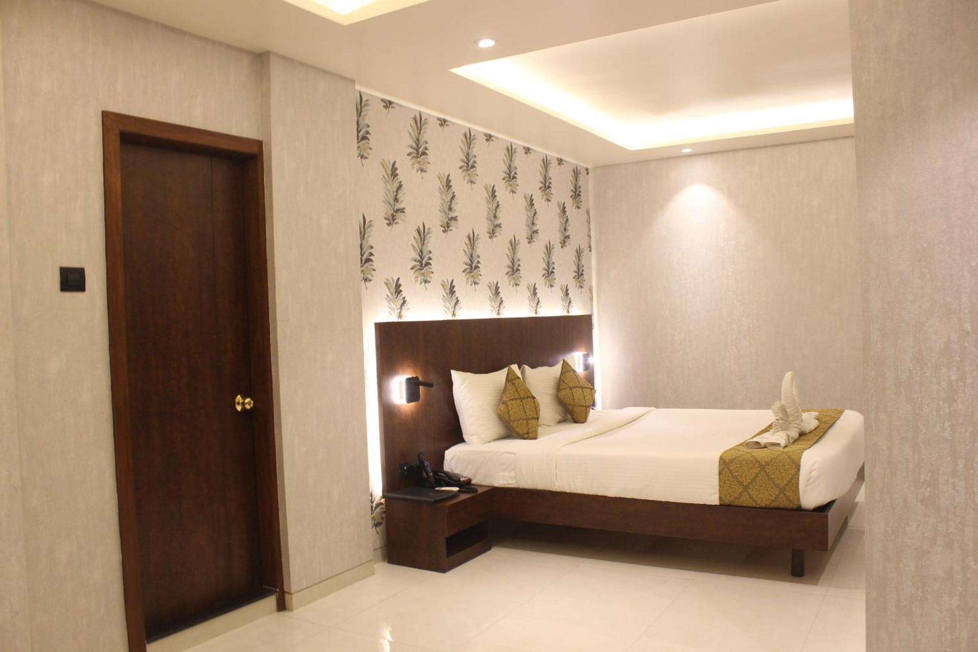 Hotel Madhuban Silvassa Ngoại thất bức ảnh