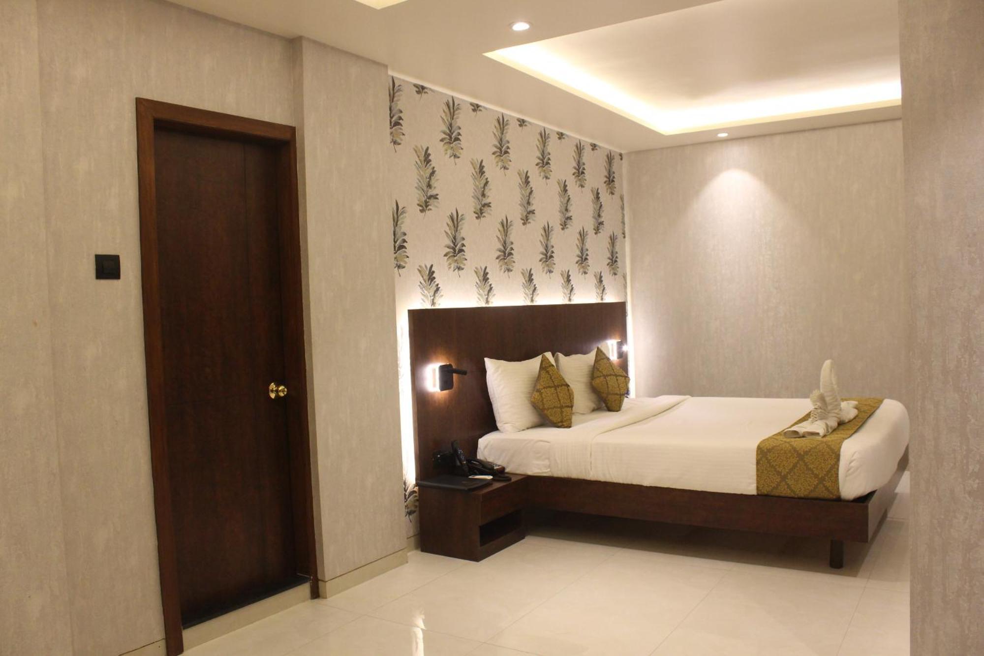 Hotel Madhuban Silvassa Ngoại thất bức ảnh