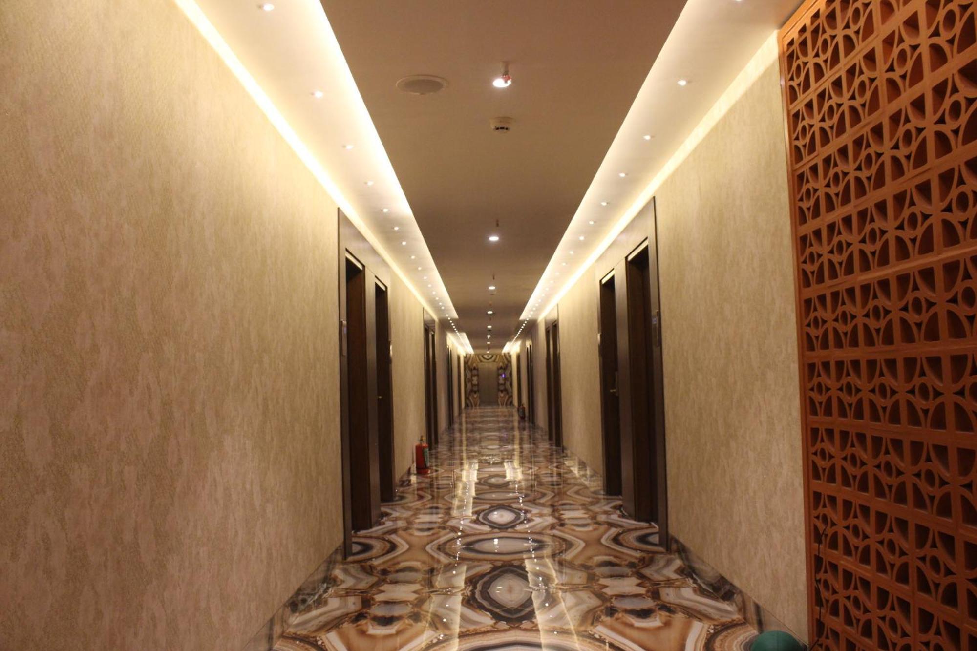 Hotel Madhuban Silvassa Ngoại thất bức ảnh