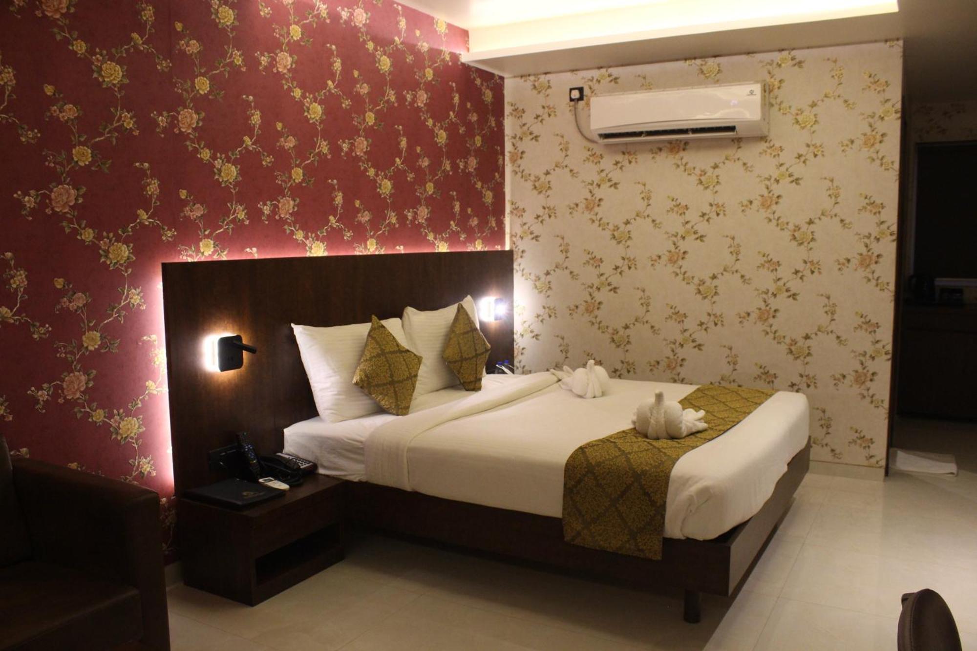 Hotel Madhuban Silvassa Ngoại thất bức ảnh