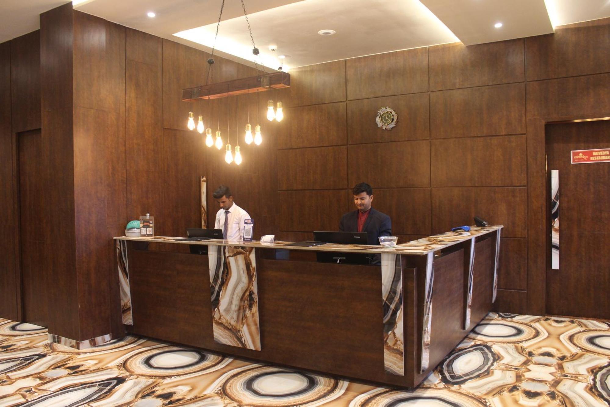 Hotel Madhuban Silvassa Ngoại thất bức ảnh